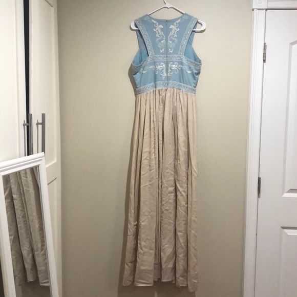 Beautiful long dress with a sky blue top - Picture 3 of 8